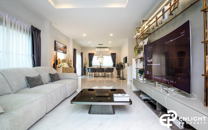 Two-Storey Detached House for Sale – Fully Furnished