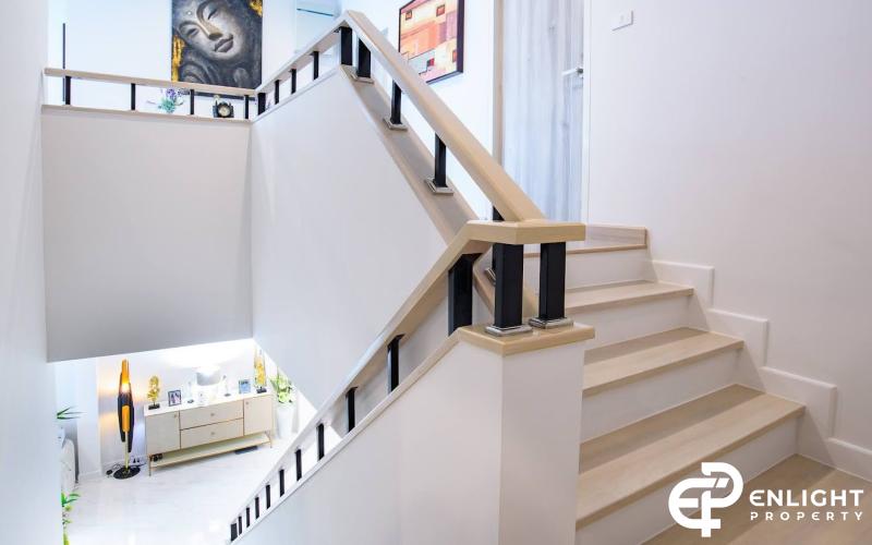 Two-Storey Detached House for Sale – Fully Furnished