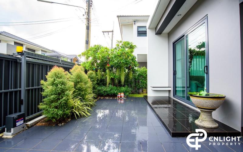 Two-Storey Detached House for Sale – Fully Furnished