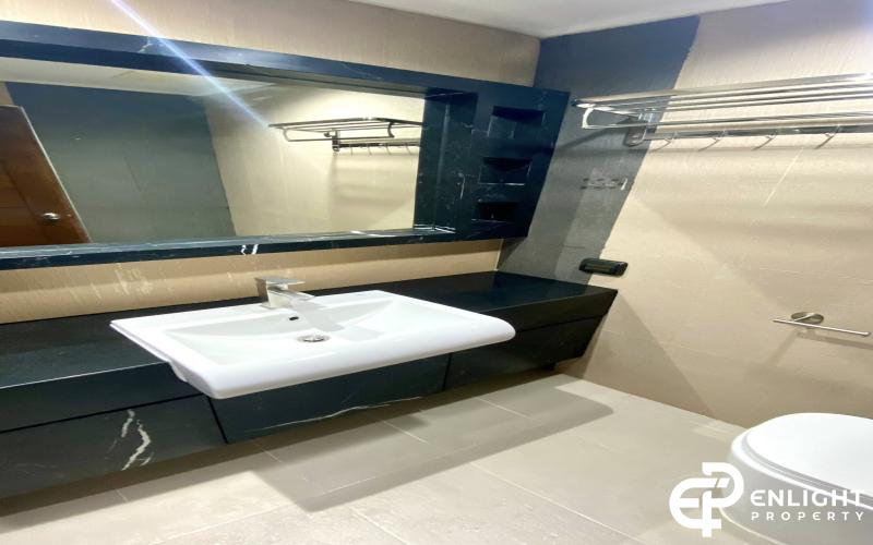 Hyde Park 2 Condominium