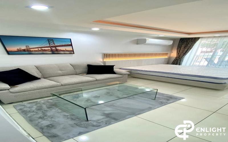 Hyde Park 2 Condominium