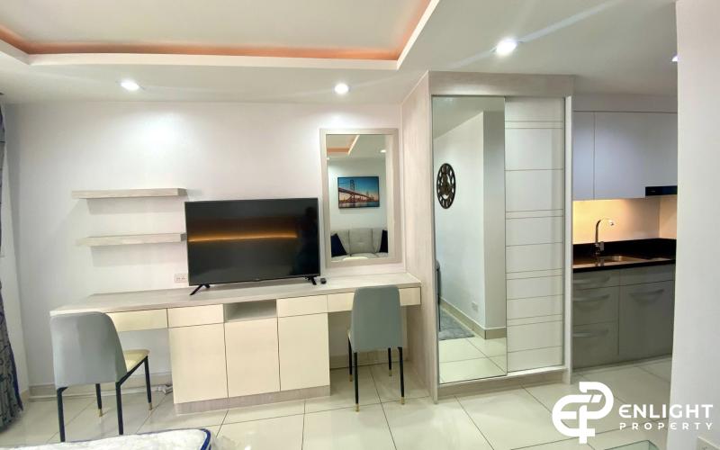 Hyde Park 2 Condominium