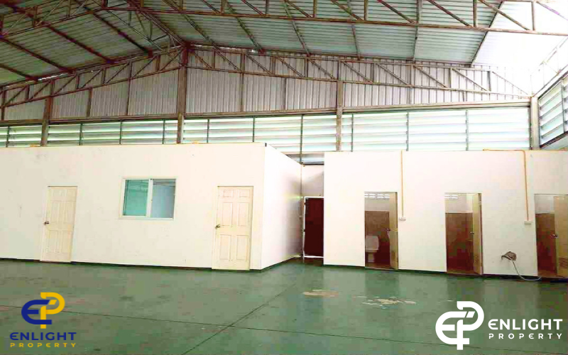 - ขาย/เช่า ที่ดินพร้อมสิ่งปลูกสร้าง ว่างพร้อมสำหรับธุรกิจ -