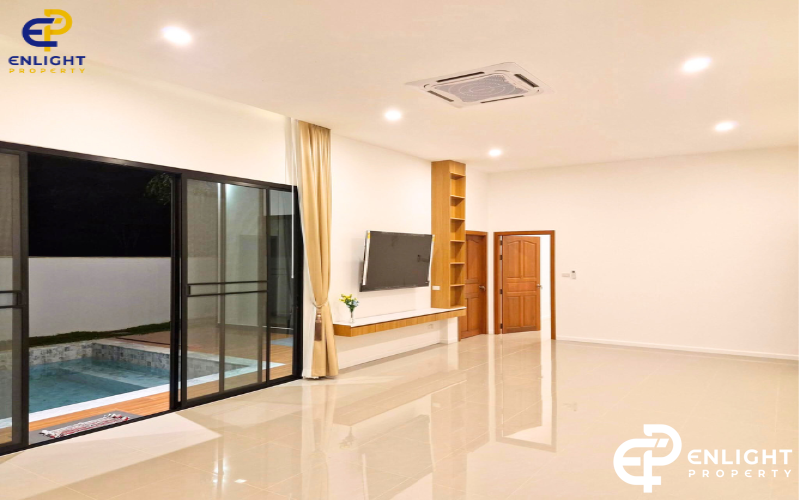 - ขายบ้านเดี่ยวสร้างใหม่พร้อมสระว่ายน้ำ ใกล้โรงเรียนนานาชาติรีเจ้นท์ ใกล้ขอบอ่างมาบประชัน -