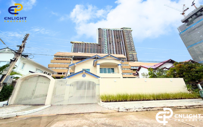 - บ้านเช่าในโครงการติดหาดจอมเทียน เดินลงหาดได้เลย เพียง 100 เมตร -