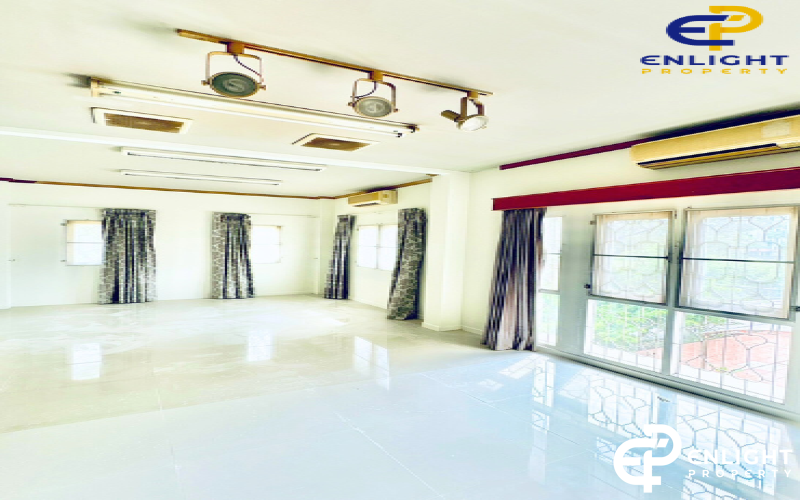 - บ้านในโครงการใกล้ทะเลจอมเทียน 700 เมตร สายรีโนเวทหรืออยู่เองไม่ควรพลาด -