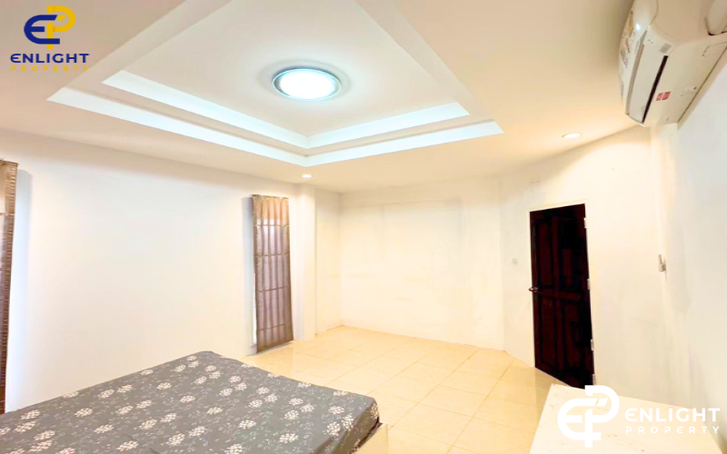 - บ้านเดี่ยวใกล้ถนนสุขุมวิท พื้นที่กว้าง สายรีโนเวทหรืออยู่เองไม่ควรพลาด -