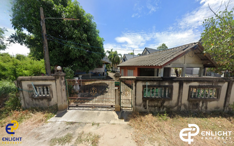 - บ้านสำหรับรีโนเวทพื้นที่ขนาด 1 ไร่ จะสร้างหรือทำโครงการก็คุ้มค่า -