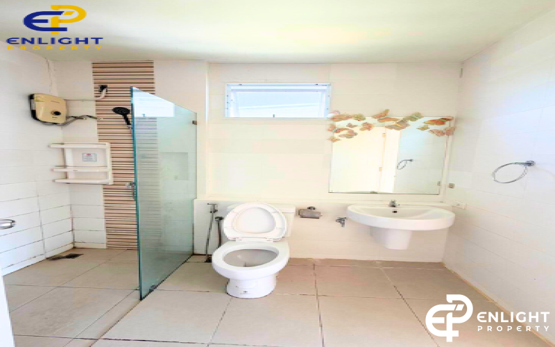 - บ้านราคา 2 ล้านต้นๆ ใกล้มาบประชัน จะอยู่เองหรือรีโนเวทก็คุ้ม -