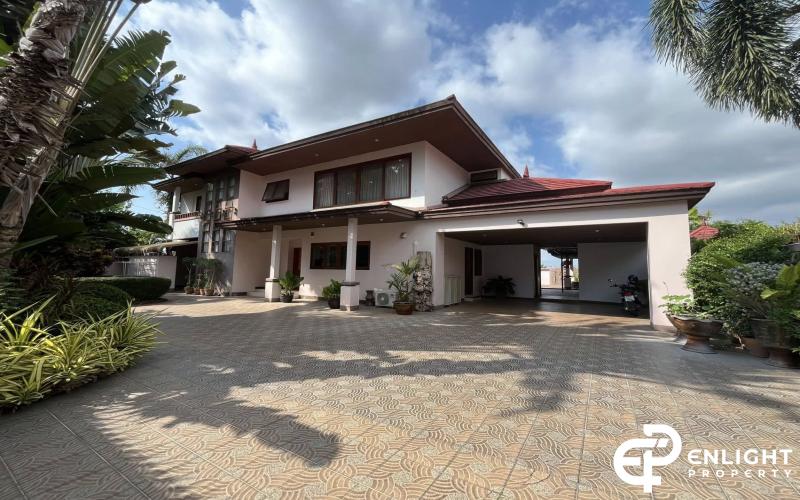 Villa for Sale: Pattaya Phoenix 📍 Location: Huay Yai