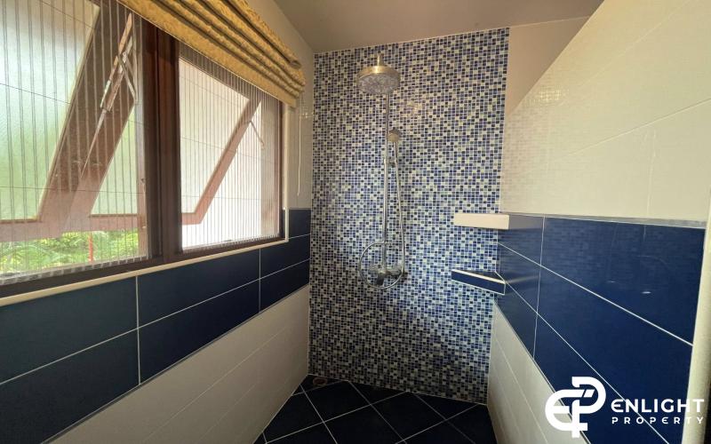 Villa for Sale: Pattaya Phoenix 📍 Location: Huay Yai