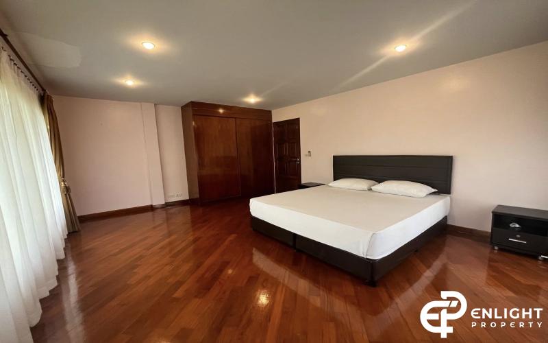 Villa for Sale: Pattaya Phoenix 📍 Location: Huay Yai