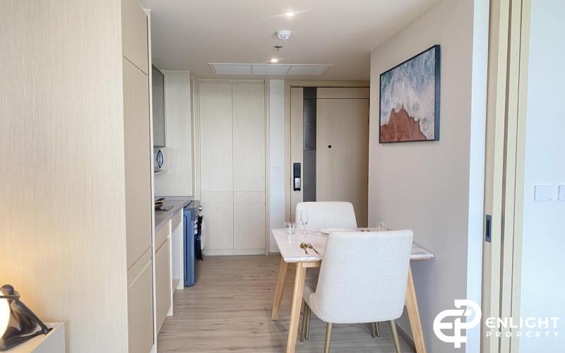 Arom Wongamat Condominium