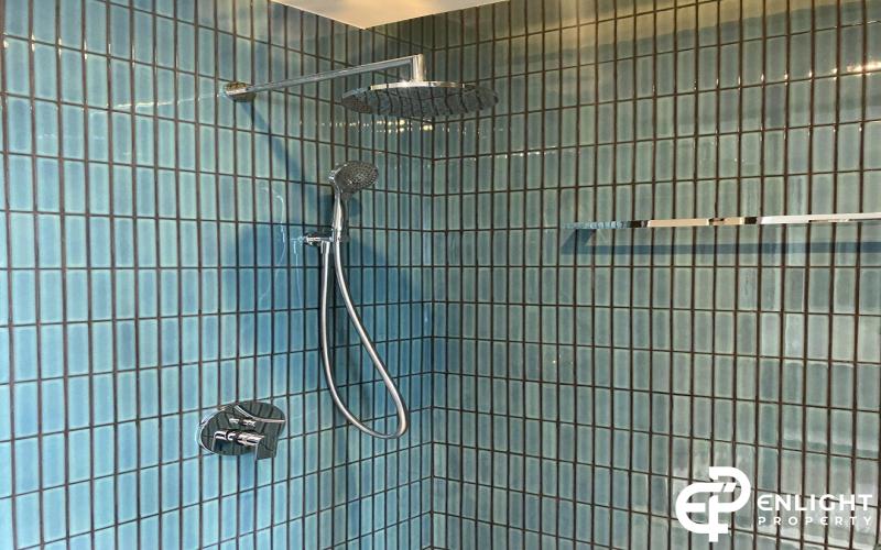 Arom Wongamat Condominium