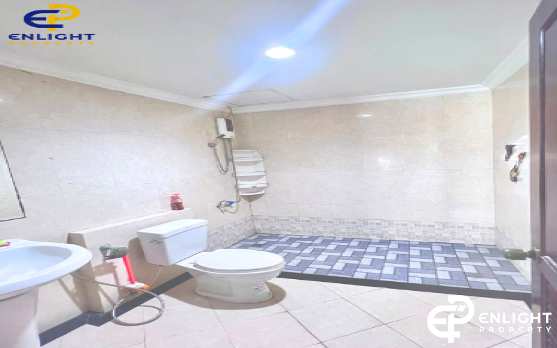 - บ้านทาวน์โฮมอยู่ใจกลางเมือง จะซื้ออยู่เองหรือปล่อยเช่าก็คุ้ม -