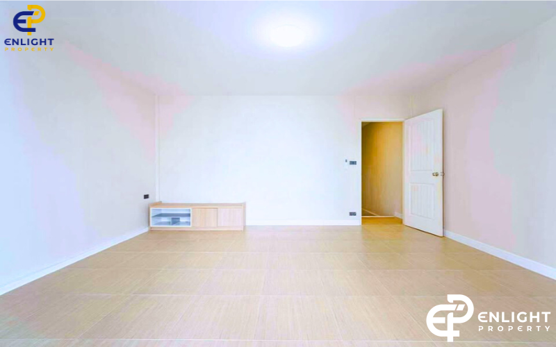 - บ้านทาวน์โฮมรีโนเวทห่างหาดจอมเทียน 5 นาที พร้อมเข้าอยู่ -