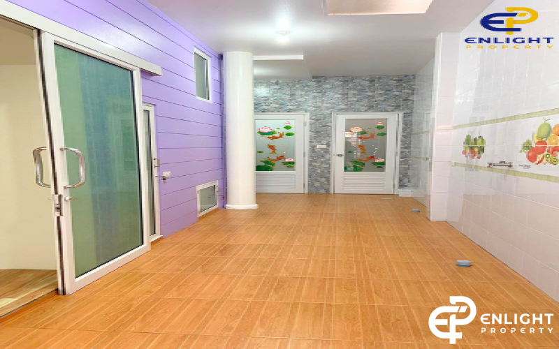 - บ้านใกล้สุขุมวิทตกแต่งใหม่พร้อมเข้าอยู่ -