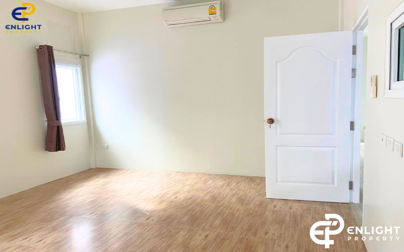 - บ้านใกล้สุขุมวิทตกแต่งใหม่พร้อมเข้าอยู่ -