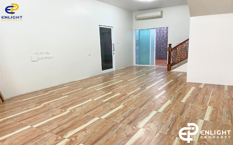 - บ้านใกล้สุขุมวิทตกแต่งใหม่พร้อมเข้าอยู่ -