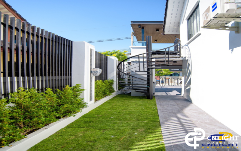 - บ้านในโครงการใจกลางเมือง ตกแต่งพร้อมเข้าอยู่ -