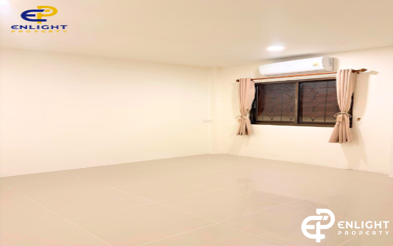 - บ้านในโครงการรีโนเวทใหม่พร้อมเข้าอยู่ ส่วนกลางจัดเต็ม -