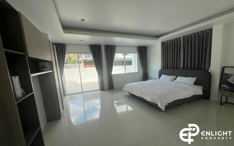 Luxury Pool Villa for Sale in Huai Yai