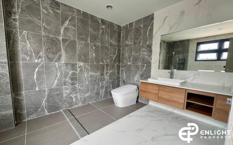 Luxury 3-Bedroom, 3-Bathroom House for Rent