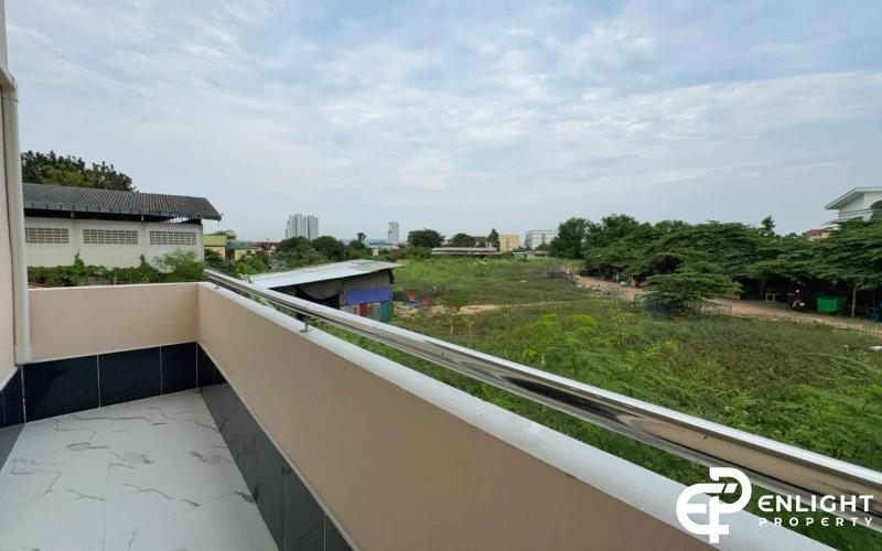 Luxury 3-Bedroom, 3-Bathroom House for Rent