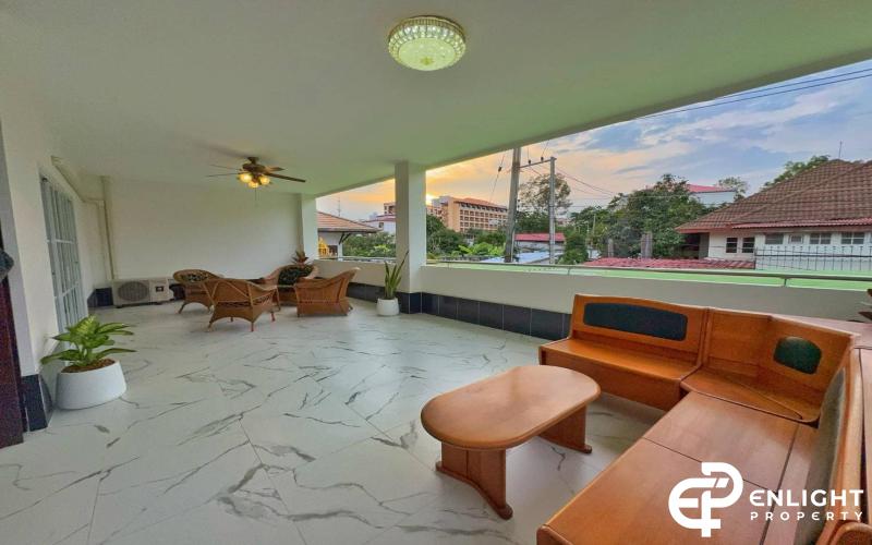 Luxury 3-Bedroom, 3-Bathroom House for Rent