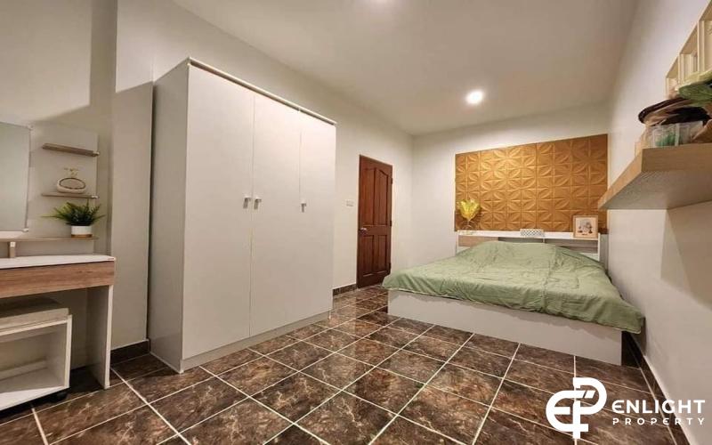 NIBBANA SHADE Village For sale
